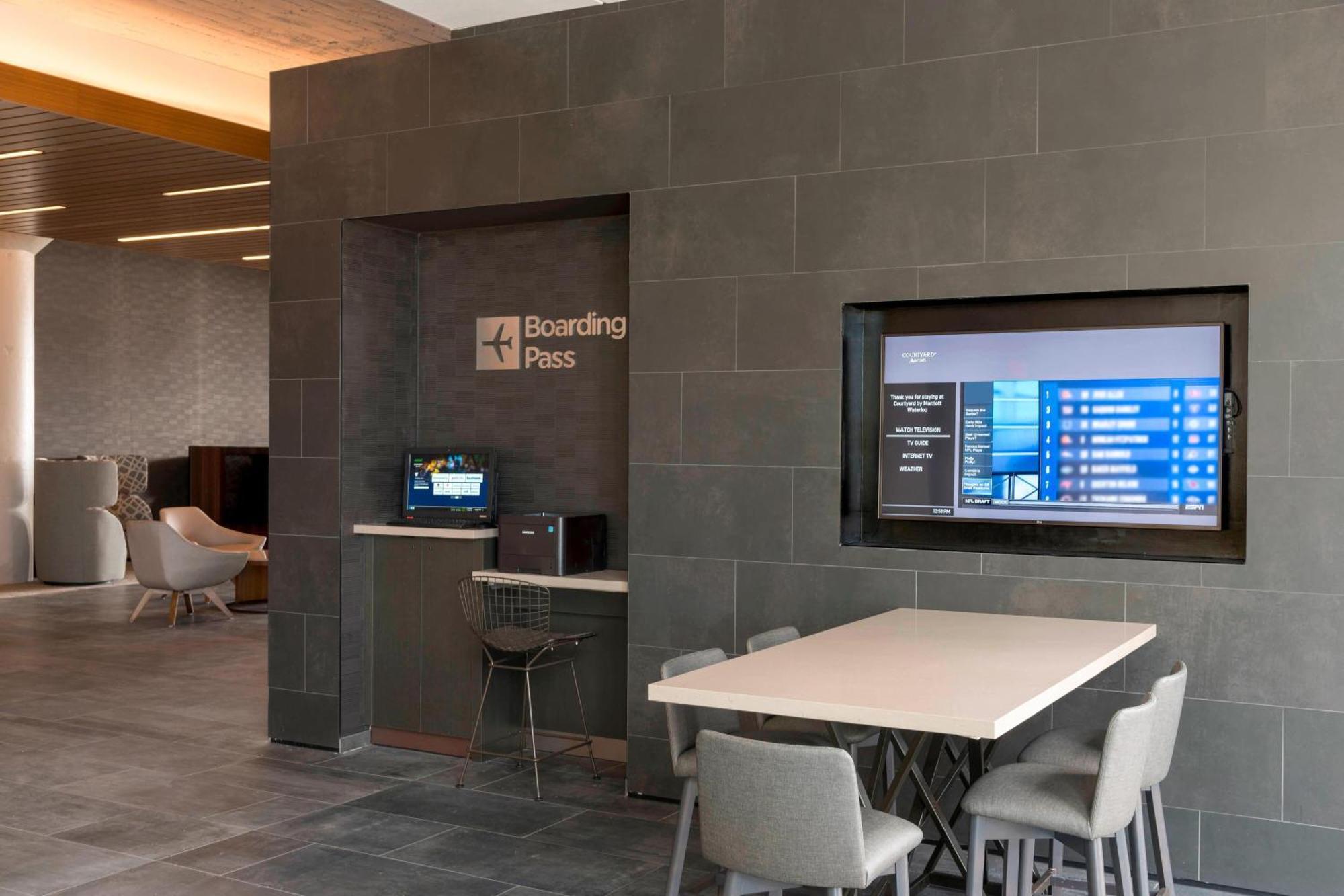 Courtyard By Marriott Waterloo Cedar Falls Exteriér fotografie
